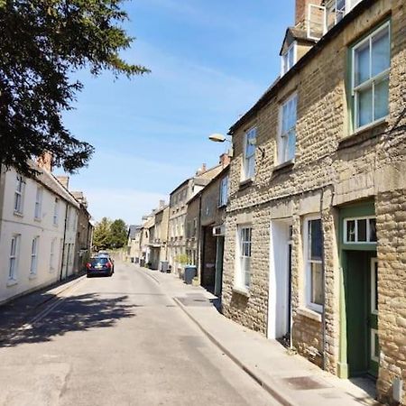 Spacious 1-Bed Apartment With Super King Or Twin In Central Charlbury, Cotswolds Екстериор снимка
